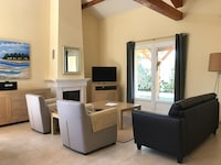 Villa in Les Forges mit Golf und Pool