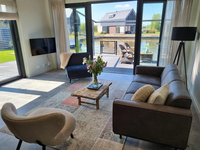 Luxe villa aan open vaarwater, Balk