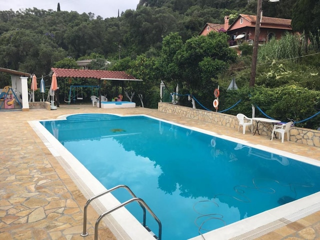 Wohnung in Mpenitses mit Meerblick & Pool