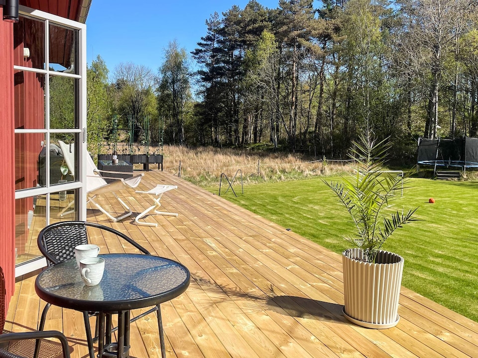5 person holiday home in KLÖVEDAL-By Traum, Tjörn