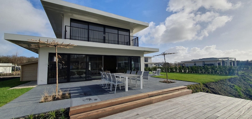 Villa frente al mar, bosque y club de golf, Harderwijk