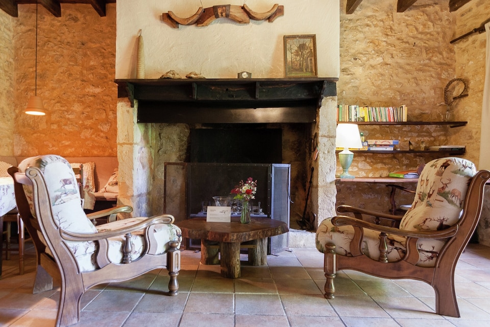 Estate in Dordogne near Sites, Les Eyzies-de-Tayac-Sireuil