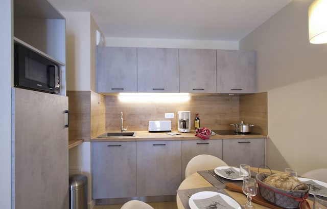 Appartement in Éclose met Bergzicht, Huez