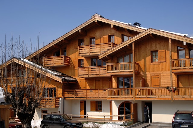Cozy Chalet Stay w/ Pool