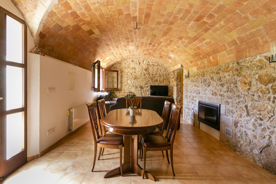 Villa in Figueres with Private Pool, La Vall