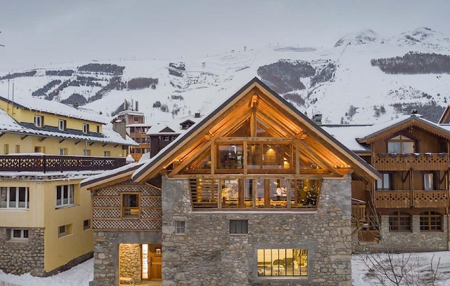 Chalet in Les Deux Alpes with Sauna & Hot Tub