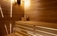 Chalet in Les Deux Alpes with Sauna & Hot Tub