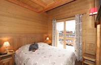 Chalet in Les Deux Alpes met Verwarmd Zwembad