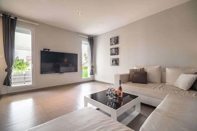Villa in Occitanie met verwarmd zwembad, Saint-Génies-de-Fontedit