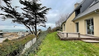 Vakantiehuis in Terenez met Uitzicht op Zee