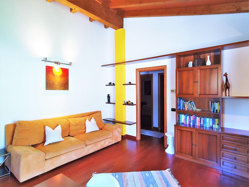 Apartamento en Bosco con terraza, Grantola