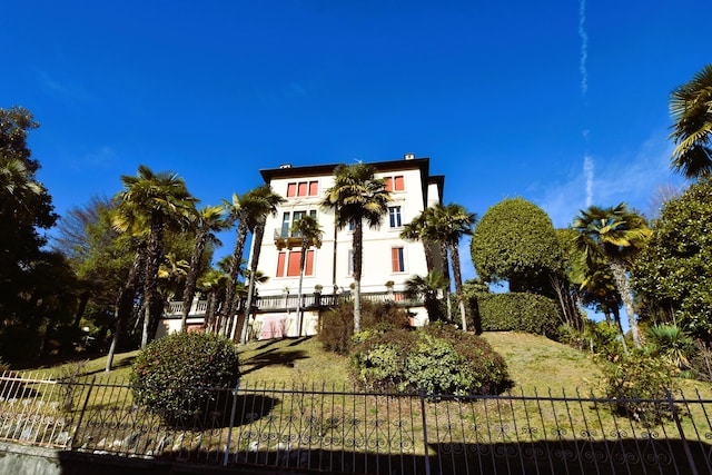 Wohnung in Vignone Villa-Umgebung