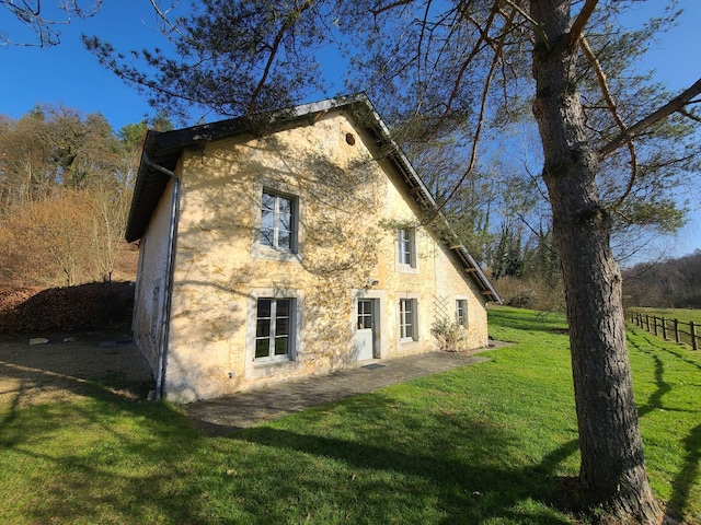 Restaurierter Schmiedeaufenthalt von Orval
