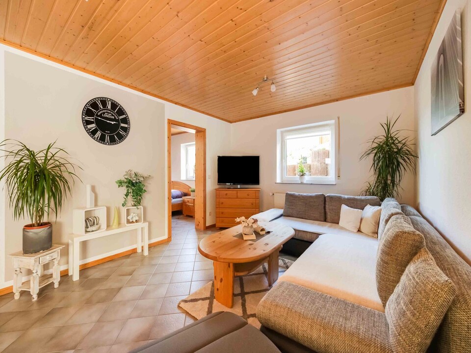 Tranquil Getaway in Scenic Roes, Roes