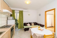 Guest House Fontana - One Bedroom Apartment with Balcony and Sea View