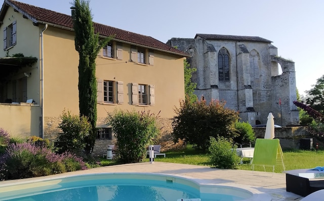 Luxury house in Léobard with private pool