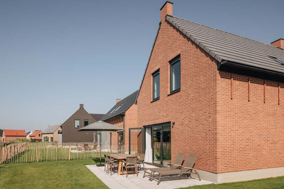 Luxury villa with wine climate cabinet, Wolphaartsdijk
