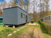 Geräumiges Mobilheim mit Terrasse in Erezée