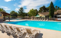Maisonette Stil mit Gemeinschaftspool