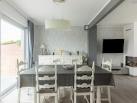 Villa moderna con patio privado