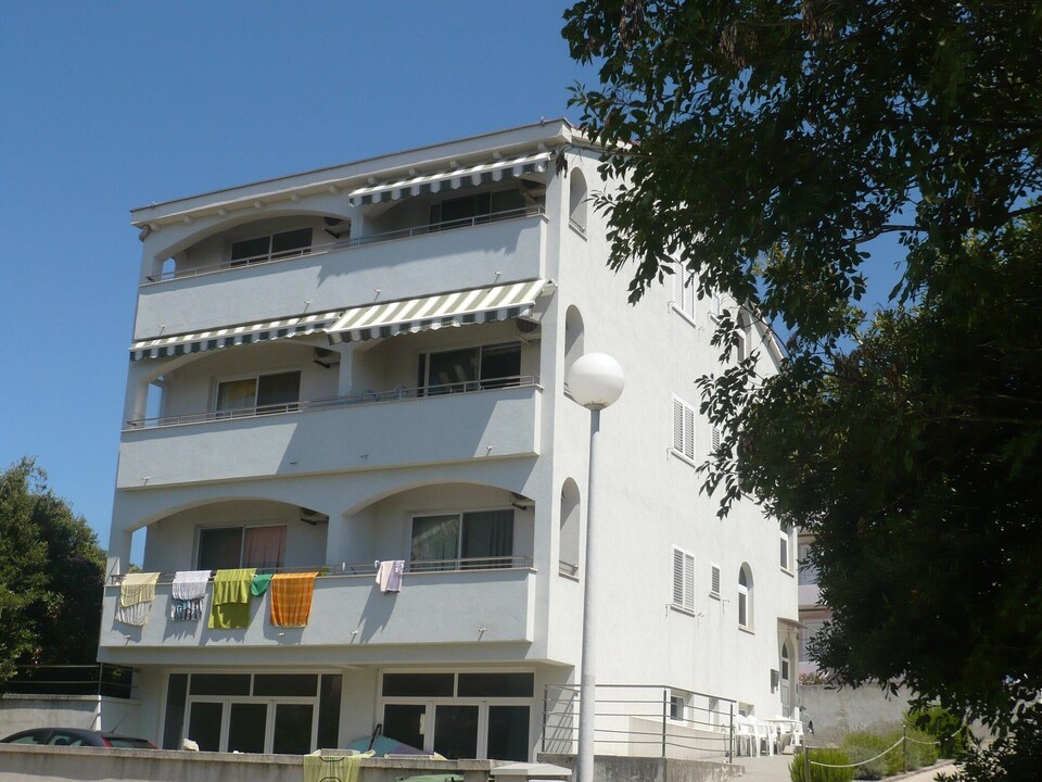 Wohnung in Kozino nahe Strand & Pinienwald, Kožino