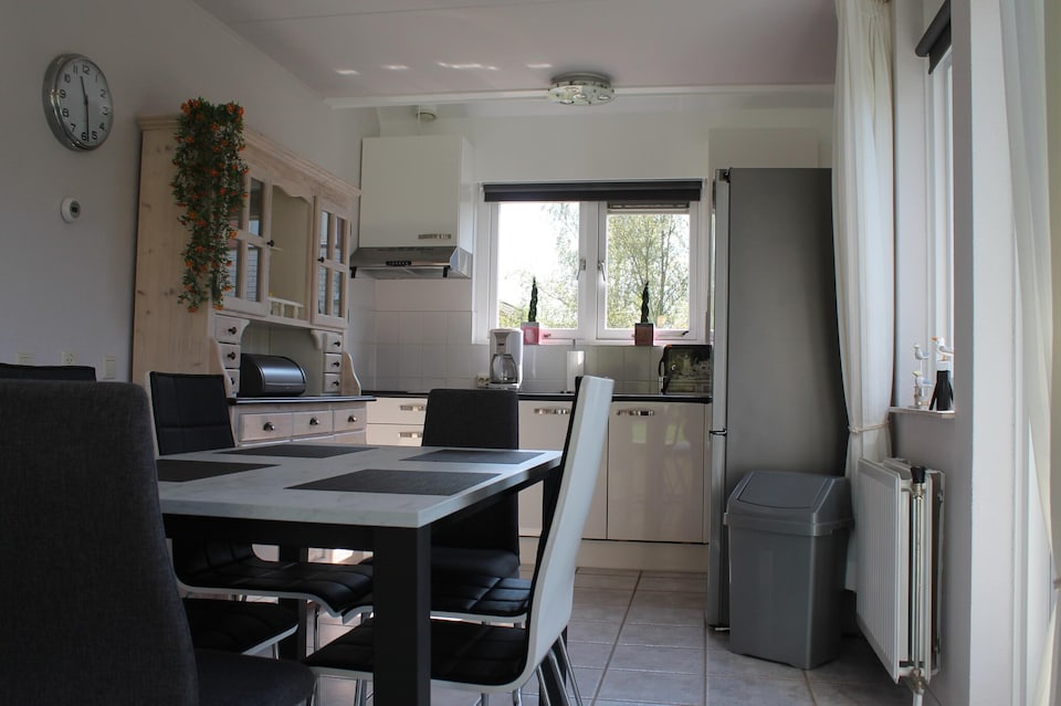 Nice holiday home with garden near beach, Wemeldinge