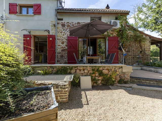 Casa rural cerca de Parc du Morvan con piscina