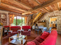 Casa rural cerca de Parc du Morvan con piscina