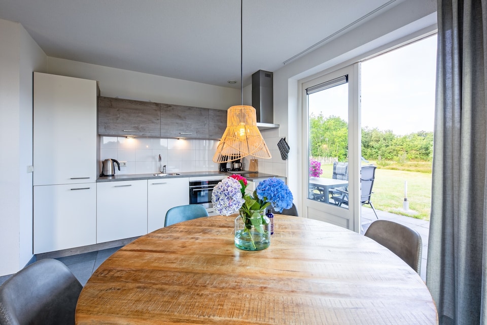 Stylish Texel Escape with Spa, Den Burg