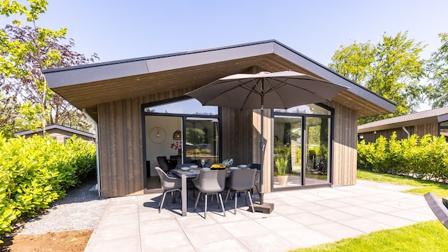 Chalet am Teich mit Sauna