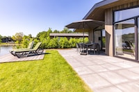 Chalet am Teich mit Sauna