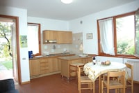 Luxurious Bungalow in Garda with Swimming Pool