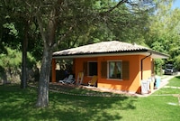 Luxurious Bungalow in Garda with Swimming Pool