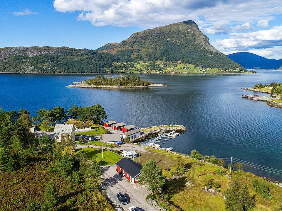 8 person holiday home in Flatraket, Sogn and Fjordane