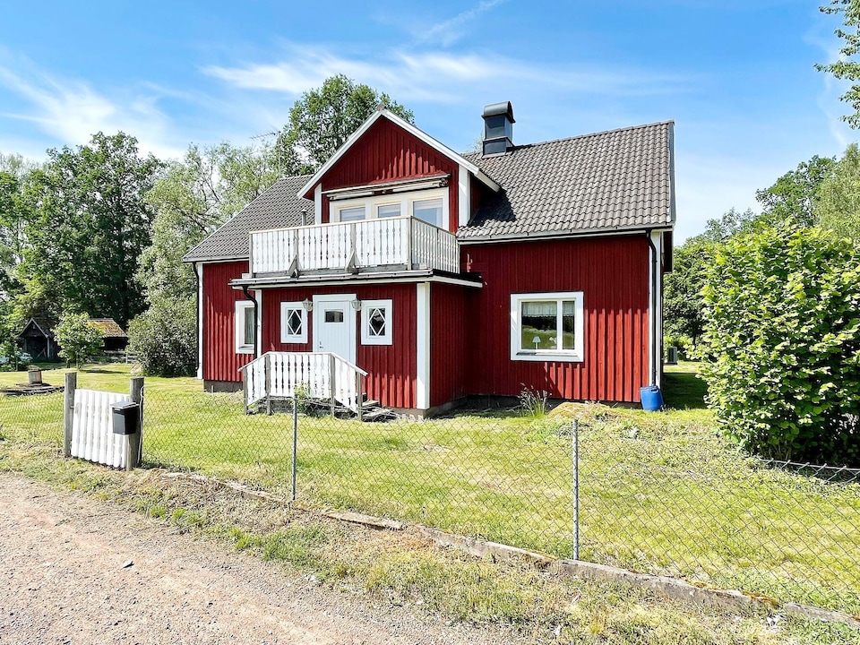Farmhouse Retreat Near Lakes and Coast, Småland
