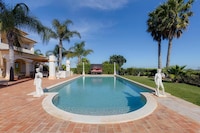 Luxury Villa in Algarve with Pool & Hot Tub