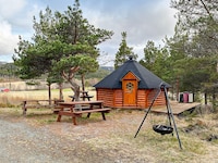 4 person holiday home in Lysøysundet