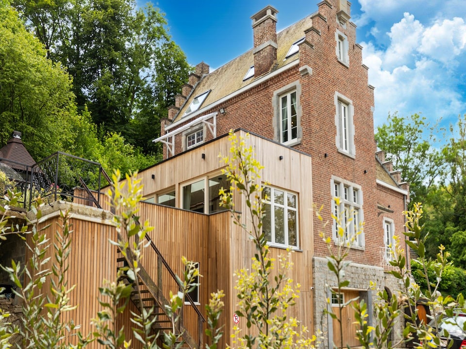 Landhuis in Gesves met Zwembad en Uitzicht, Gesves