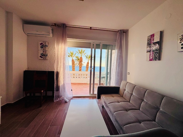 Apartment in erster Strandlinie, Almuñécar