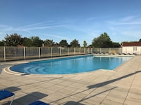 Villa in Les Forges mit Golf und Pool