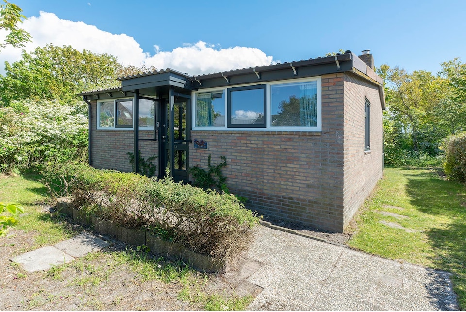 Modern home with garden, Callantsoog