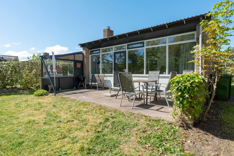 Modern home with garden, Callantsoog