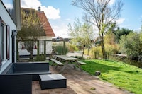 Villa in Callantsoog met Whirlpool en Strand