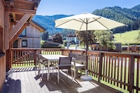 Magnifique chalet avec bain à remous extérieur