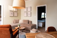 Cozy 2-Bedroom Cottage