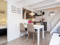 6 person holiday park home in Hemmet