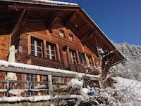 Chalet in Rougemont bij Skiliften