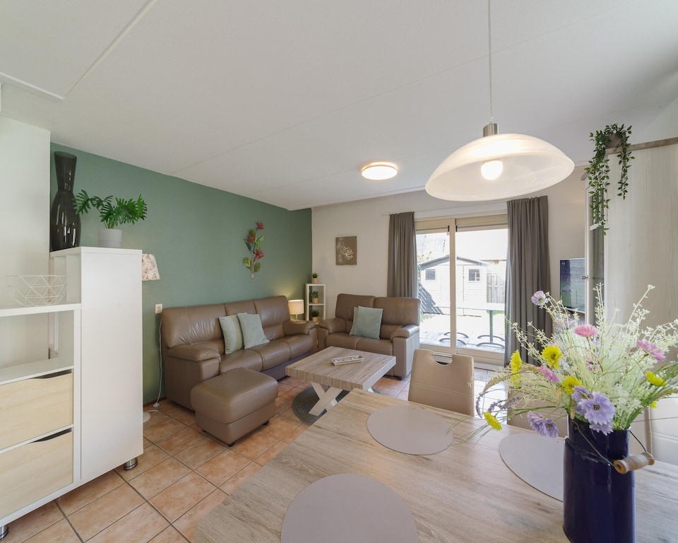 Sunny Garden Stay near Sea, Wemeldinge