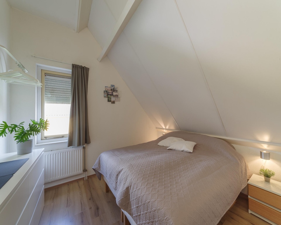 Sunny Garden Stay near Sea, Wemeldinge
