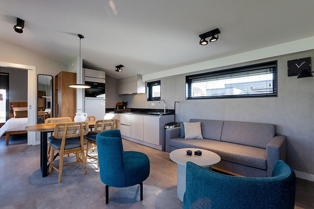 Docklodge an den Friesischen Seen mit Anlegestelle